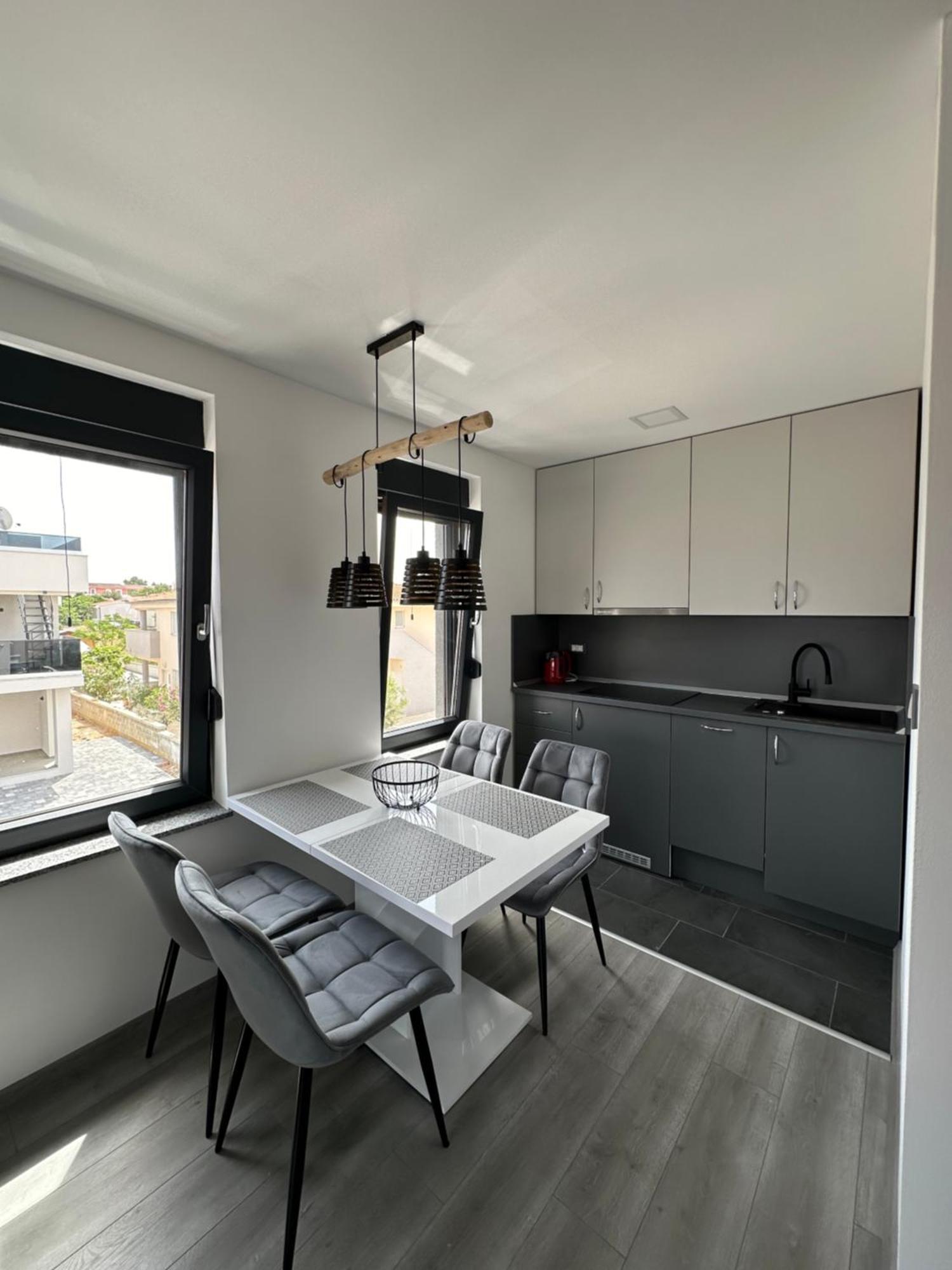 Monachus Apartments Vir Exterior foto